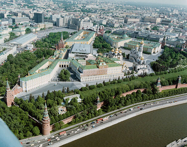 File:Kremlin IRL.jpg