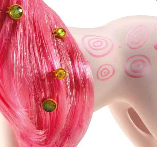 Plik:Mane-and-shapes-round-mia-and-me-toy-Lyria-98867.jpg