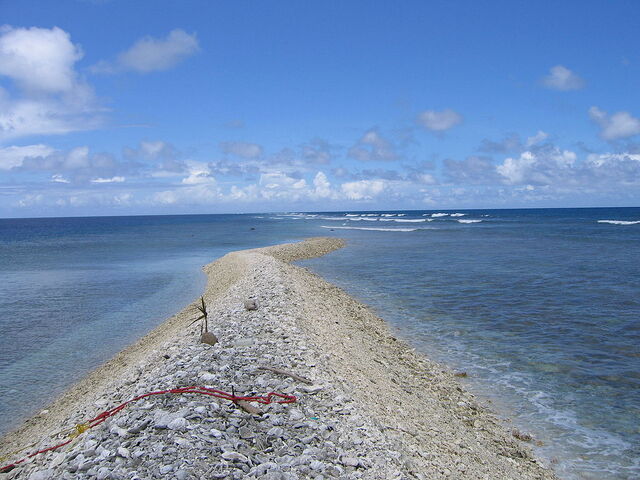 File:1024px-Kingman Reef Oct 2003.jpg