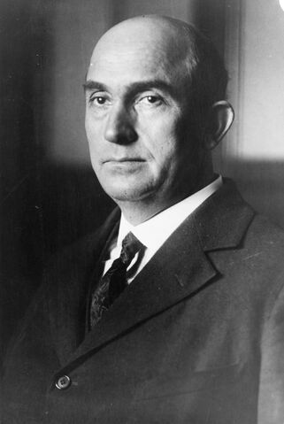 File:Kamara Attars.jpg