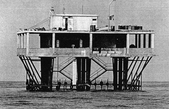 File:Roseisland.jpg
