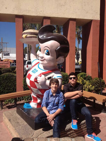 File:Jake-Short-Bradley-Steven-Perry.jpg