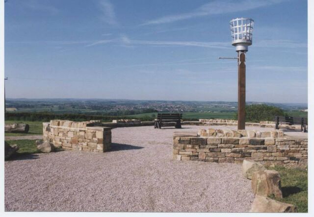 File:Emley Beacon Closeup.jpg