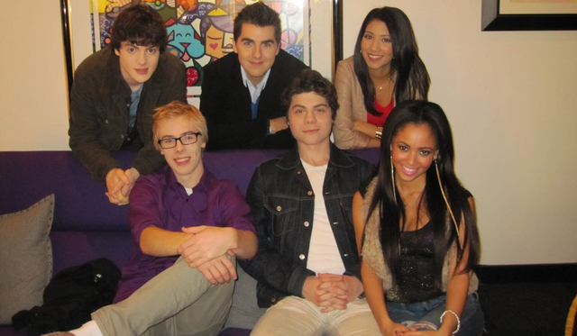 Arquivo:Elenco.png