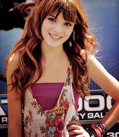 File:BellaThroneHD.png