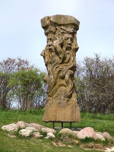 800px-Svantevit-Statue.jpg