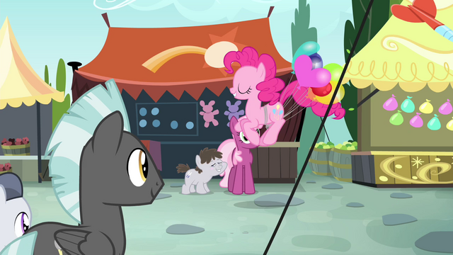 File:Pinkie bouncing S4E23.png