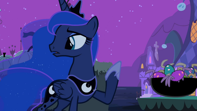 File:Luna looking behind S2E04.png