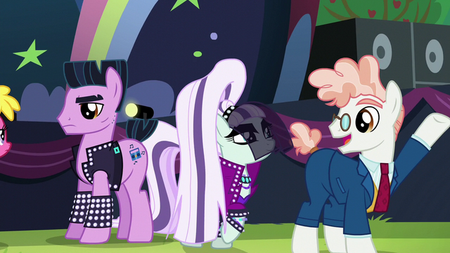 File:Svengallop "Big, ..." S5E24.png