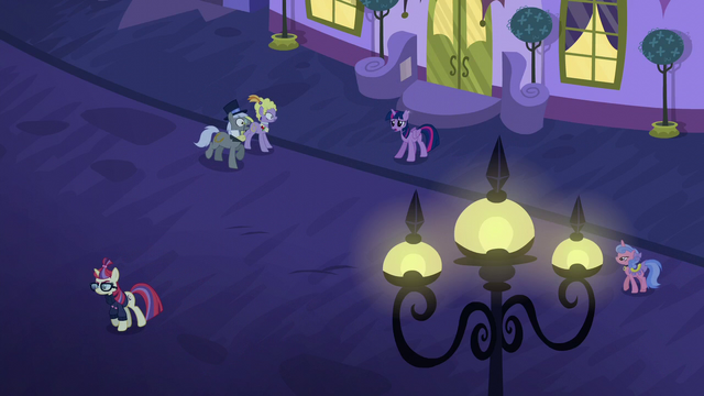 File:Twilight calling out to Moon Dancer S5E12.png