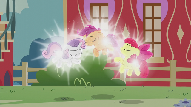File:Cutie Mark Crusaders floating and glowing S5E18.png