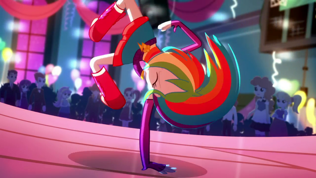 File:Rainbow Dash breakdancing SS3.png