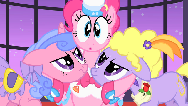 File:Pinkie Pie ends singing S01E26.png