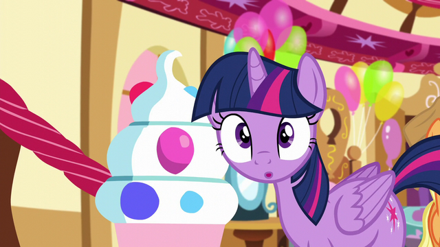 File:Twilight hears something S5E11.png