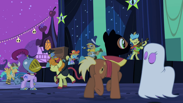 ไฟล์:Nightmare Night band S2E04.png