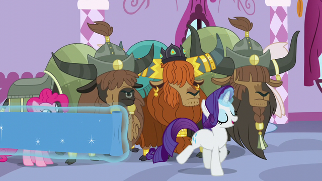 File:Rarity levitating fabric S5E11.png