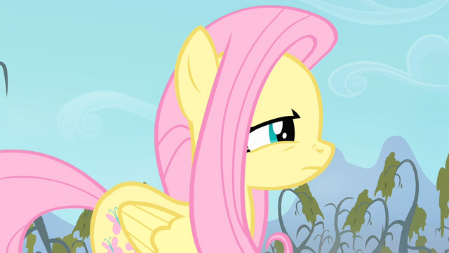 File:Fluttershy sniffing S4E07.png