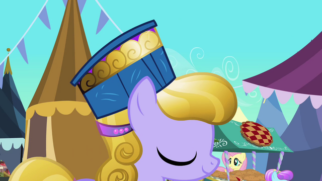 File:Fluttershy looks to the left S3E2.png