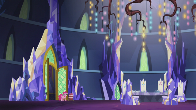 File:Pinkie Pie in mild confusion S5E25.png