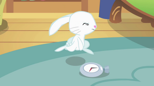 File:Angel running S01E22.png