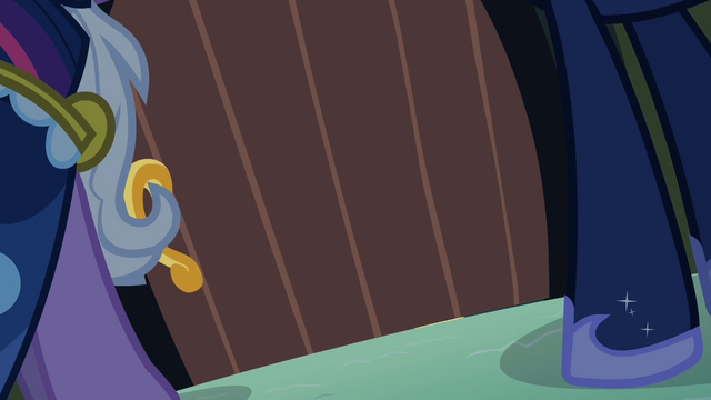 File:Door closed S2E04.png