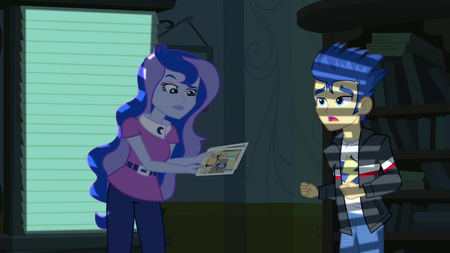File:Flash Sentry gives Luna altered photos EG.png