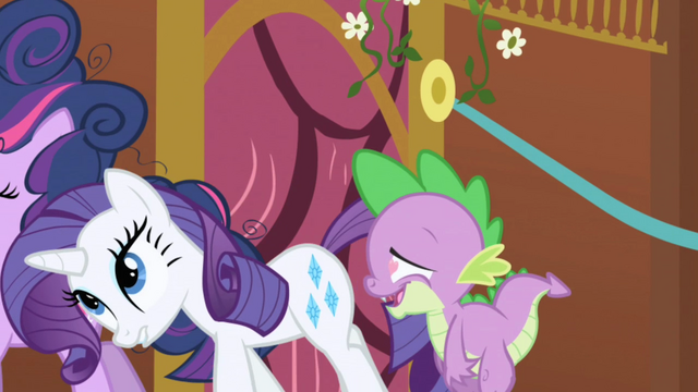 File:Rarity pushing Twilight S1E1.png
