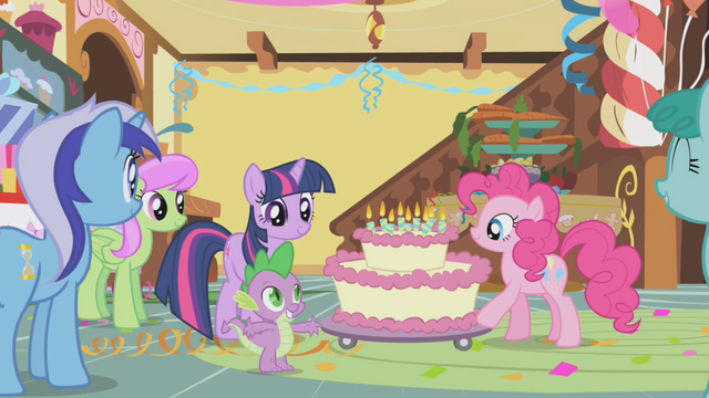 File:Pinkie wheels out the cake S1E05.png