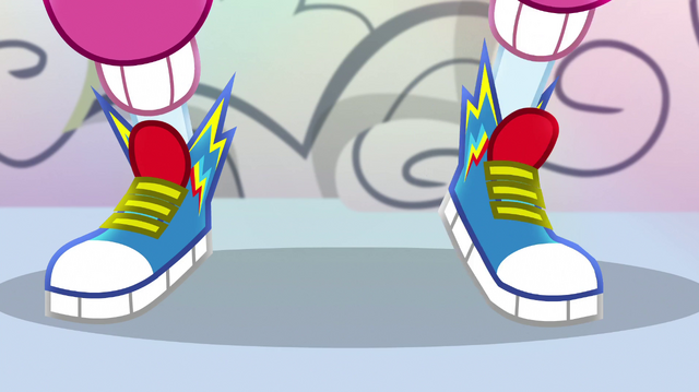 File:Close-up on Rainbow Dash's sneakers EGS1.png