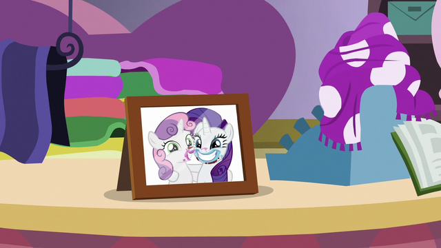 File:Photo of Rarity and Sweetie Belle on Rarity's workbench S7E6.png