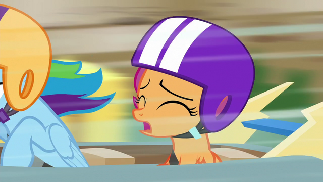 File:Scootaloo singing half-heartedly S6E14.png