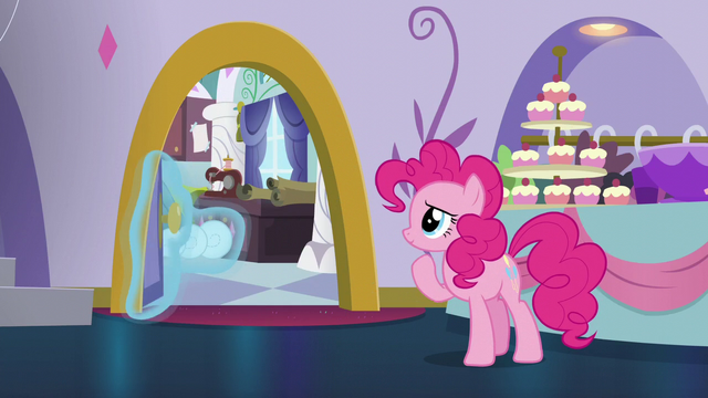 File:Mannequin with dress being put back to where they came from S5E14.png