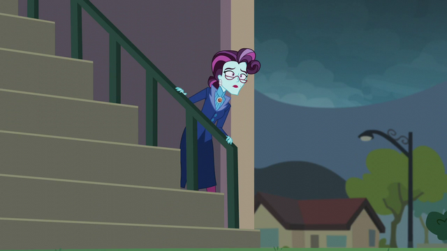 File:Principal Cinch comes out of hiding EG3.png