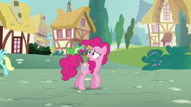 File:Pinkie "Right, Gummy?" S5E19.png