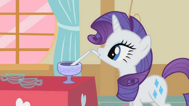 File:Rarity drinking punch S1E25.png