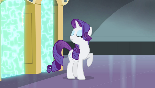 File:Rarity "hmph!" S4E24.png