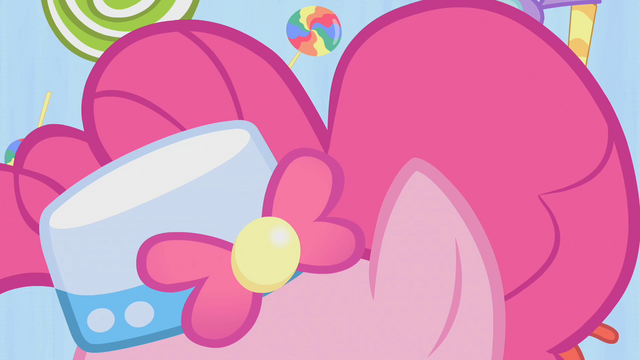 File:Pinkie Pie's hat S1E14.png