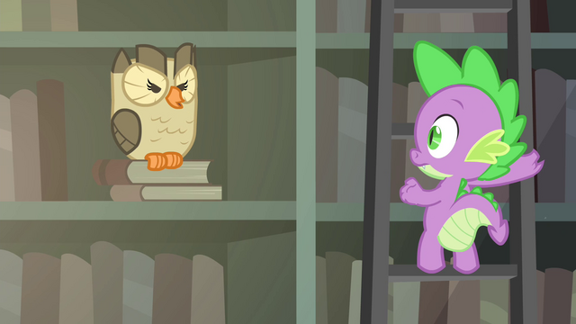 File:Owlowiscious hoots at Spike S4E23.png