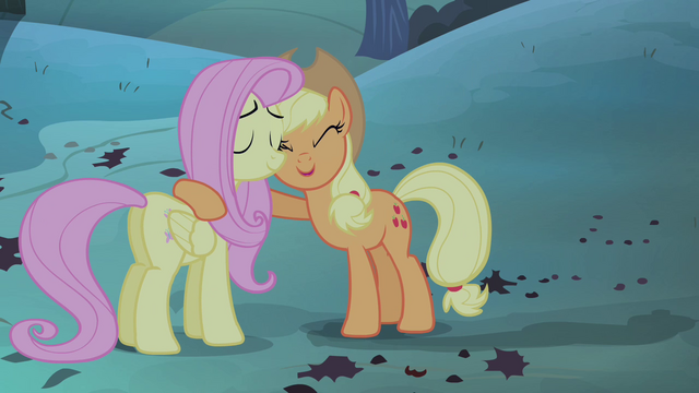File:Applejack hugging Fluttershy S4E07.png