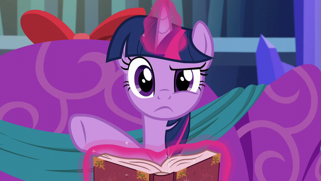 File:Twilight looking confused S6E8.png