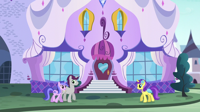 File:Canterlot Carousel S5E14.png