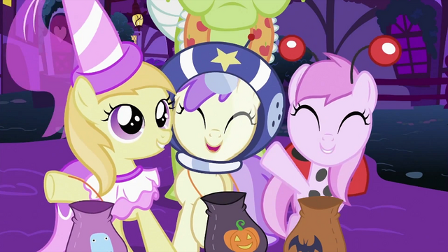 File:Trick-or-treaters S2E04.png