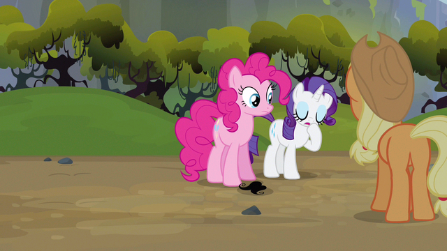 File:Rarity clearing throat S3E9.png
