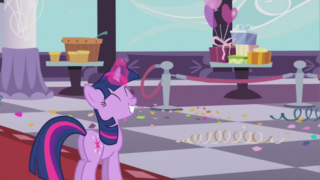 File:Twilight squee! S2E26.png