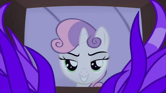 File:Sweetie smiling sinisterly S4E19.png