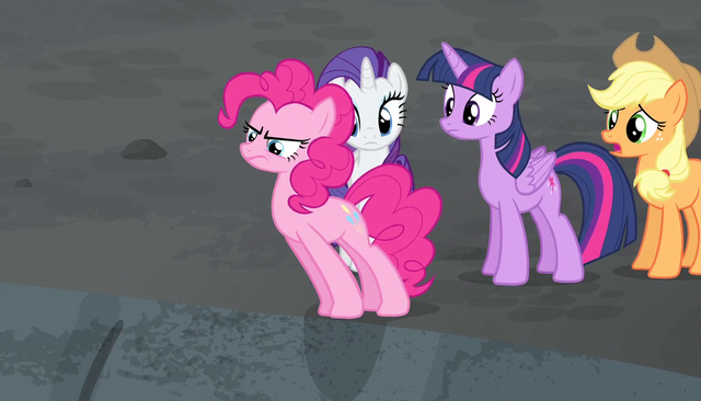 File:Pinkie inches over the cliff's edge S5E1.png