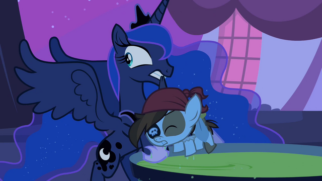 File:Luna Saving Pipsqueak S2E4.png