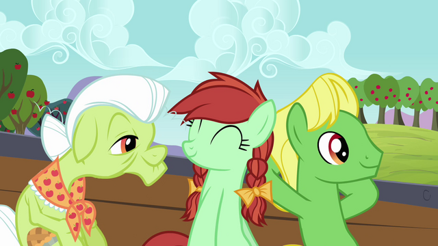File:Granny Smith and relatives in the cart S3E8.png