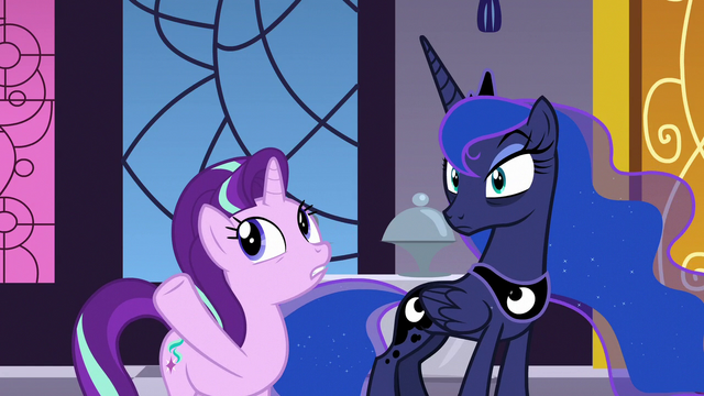 File:Starlight "lining the hallway with lavender" S7E10.png