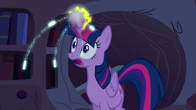 File:Twilight's magic charged S4E26.png